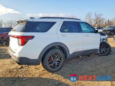 Trzecie zdjęcie samochodu z tyłu: 2025 FORD EXPLORER ST-LINE VIN:1FMUK8KH9SGB67024 - miniatura