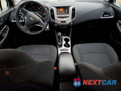 Zdjęcie 8 z 13 samochodu: 2018 CHEVROLET CRUZE LS VIN:1G1BC5SM5J7211550 - miniatura