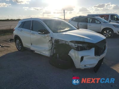 Czwarte zdjęcie samochodu z boku: 2020 INFINITI QX50 PURE VIN:3PCAJ5M13LF109821 - miniatura