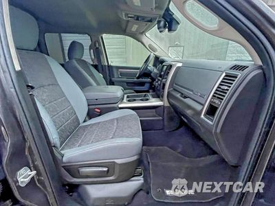 Piąte zdjęcie samochodu w środku: 2019 RAM 1500 CLASSIC SLT VIN:1C6RR7LT6KS620863 - miniatura
