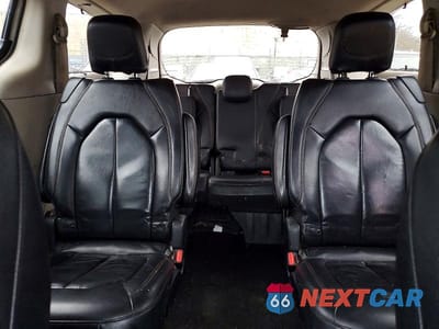 Zdjęcie 10 z 12 samochodu: 2019 CHRYSLER PACIFICA TOURING L VIN:2C4RC1BG8KR539943 - miniatura