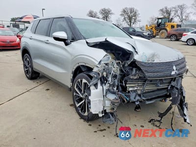 Czwarte zdjęcie samochodu z boku: 2023 MITSUBISHI OUTLANDER SE VIN:JA4J3UA81PZ012021 - miniatura