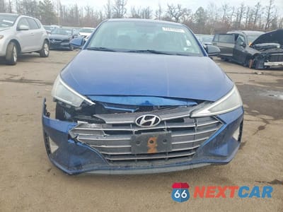 Piąte zdjęcie samochodu w środku: 2019 HYUNDAI ELANTRA SE VIN:5NPD74LF5KH491062 - miniatura