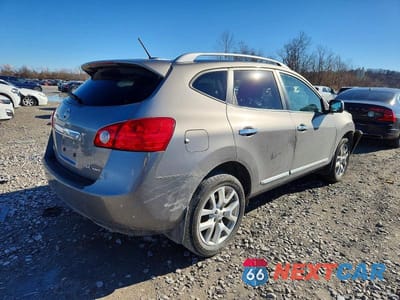 Trzecie zdjęcie samochodu z tyłu: 2013 NISS ROGUE VIN:JN8AS5MV0DW134032 - miniatura