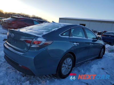 Trzecie zdjęcie samochodu z tyłu: 2016 HYUNDAI SONATA HYBRID VIN:KMHE24L16GA012911 - miniatura