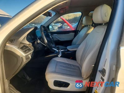 Zdjęcie 7 z 13 samochodu: 2015 BMW X5 XDRIVE35D VIN:5UXKS4C55F0J99765 - miniatura