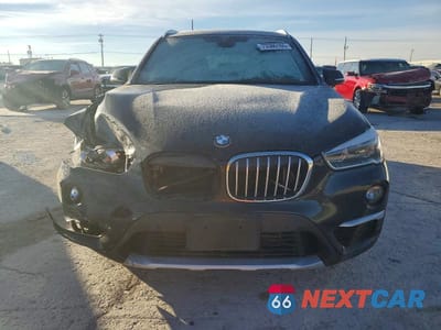 Piąte zdjęcie samochodu w środku: 2017 BMW X1 XDRIVE28I VIN:WBXHT3C38H5F74495 - miniatura