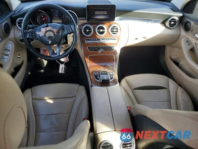Zdjęcie 8 z 11 samochodu: 2015 MERCEDES-BENZ C 300 4MATIC VIN:55SWF4KB4FU032554 - miniatura
