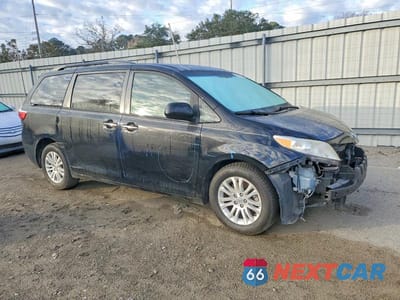 Czwarte zdjęcie samochodu z boku: 2017 TOYOTA SIENNA XLE PREMIUM 8-PASSENGER VIN:5TDYZ3DC4HS892602 - miniatura