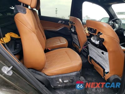 Zdjęcie 11 z 14 samochodu: 2023 BMW X7 XDRIVE40I VIN:5UX23EM08P9P97044 - miniatura