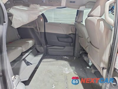 Zdjęcie 11 z 13 samochodu: 2016 TOYOTA SIENNA XLE VIN:5TDYK3DC2GS718000 - miniatura