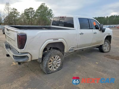 Trzecie zdjęcie samochodu z tyłu: 2020 GMC SIERRA K2500 DENALI VIN:1GT49REY8LF196569 - miniatura
