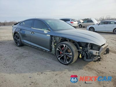 Czwarte zdjęcie samochodu z boku: 2022 AUDI S5 PRESTIGE VIN:WAUB4CF59NA011904 - miniatura