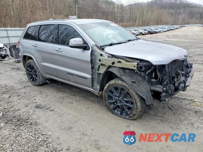 Czwarte zdjęcie samochodu z boku: 2021 JEEP GRAND CHEROKEE LAREDO VIN:1C4RJFAG0MC772490 - miniatura