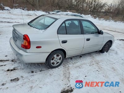 Trzecie zdjęcie samochodu z tyłu: 2002 HYUNDAI ACCENT GL VIN:KMHCG45C02U325127 - miniatura