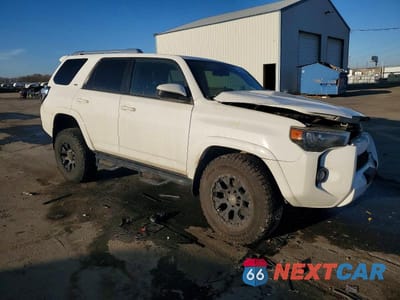 Czwarte zdjęcie samochodu z boku: 2016 TOYOTA 4RUNNER SR5 VIN:JTEBU5JR7G5317595 - miniatura