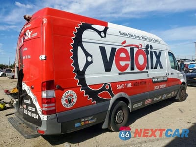 Trzecie zdjęcie samochodu z tyłu: 2016 MERCEDES-BENZ SPRINTER VAN VIN:WD3PE8DD1GP284696 - miniatura