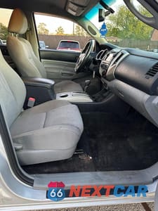 Piąte zdjęcie samochodu w środku: 2013 TOYOTA TACOMA DOUBLE CAB VIN:3TMLU4EN6DM109174 - miniatura