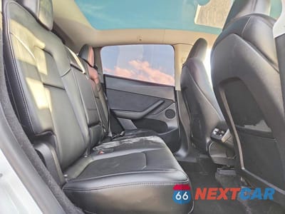 Zdjęcie 10 z 11 samochodu: 2024 TESLA MODEL Y VIN:7SAYGDEE8RA250921 - miniatura