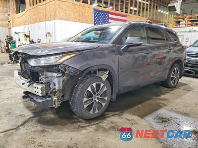 2020 TOYOTA HIGHLANDER XLE 5TDGZRBHXLS521885 - główne zdjęcie licytacji z USA - miniatura