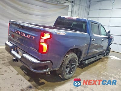 Trzecie zdjęcie samochodu z tyłu: 2019 CHEVROLET SILVERADO K1500 TRAIL BOSS CUSTOM VIN:1GCPYCEH7KZ400305 - miniatura