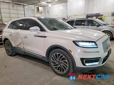 Czwarte zdjęcie samochodu z boku: 2019 LINCOLN NAUTILUS RESERVE VIN:2LMPJ8L91KBL42868 - miniatura