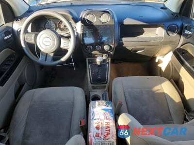 Zdjęcie 8 z 12 samochodu: 2013 JEEP COMPASS SPORT VIN:1C4NJCBB4DD168791 - miniatura