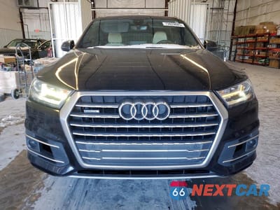 Piąte zdjęcie samochodu w środku: 2017 AUDI Q7 PREMIUM PLUS VIN:WA1LAAF71HD053437 - miniatura