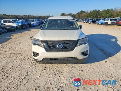 Piąte zdjęcie samochodu w środku: 2018 NISSAN PATHFINDER S VIN:5N1DR2MN9JC631382 - miniatura