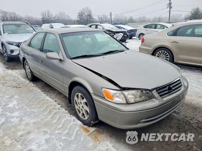 Czwarte zdjęcie samochodu z boku: 2000 TOYOTA CAMRY LE VIN:4T1BF28K7YU102730 - miniatura