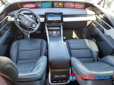 Zdjęcie 8 z 14 samochodu: 2024 LINCOLN NAUTILUS PREMIERE VIN:5LMPJ8JA4RJ849100 - miniatura