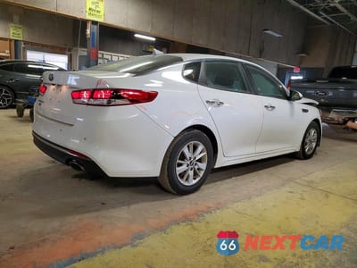 Trzecie zdjęcie samochodu z tyłu: 2016 KIA OPTIMA LX VIN:5XXGT4L39GG065263 - miniatura