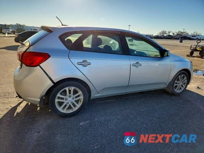 Trzecie zdjęcie samochodu z tyłu: 2011 KIA FORTE EX VIN:KNAFU5A20B5356737 - miniatura