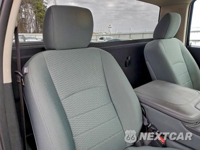 Zdjęcie 10 z 15 samochodu: 2014 RAM 1500 ST VIN:3C6JR6AT4EG290131 - miniatura