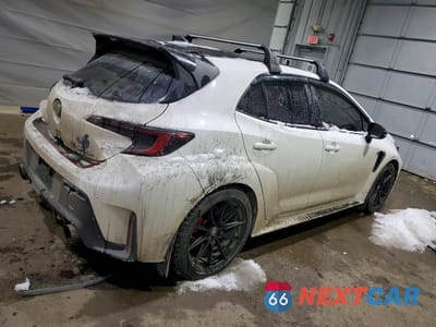 Trzecie zdjęcie samochodu z tyłu: 2024 TOYOTA GR COROLLA CORE VIN:JTNABAAE8RA012043 - miniatura