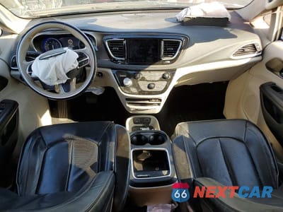 Zdjęcie 8 z 12 samochodu: 2019 CHRYSLER PACIFICA LIMITED VIN:2C4RC1GG5KR588154 - miniatura