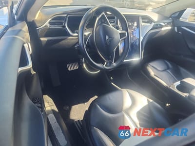 Zdjęcie 8 z 12 samochodu: 2014 TESLA MODEL S VIN:5YJSA1H17EFP37763 - miniatura