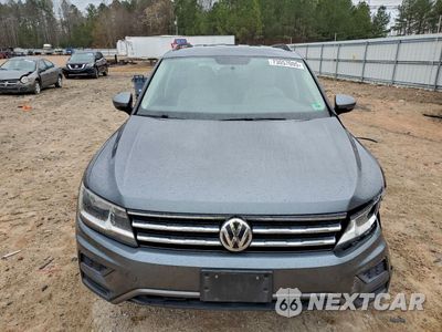 Piąte zdjęcie samochodu w środku: 2020 VOLKSWAGEN TIGUAN S VIN:3VV1B7AX4LM055041 - miniatura