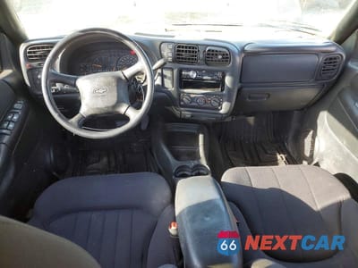 Zdjęcie 8 z 12 samochodu: 2004 CHEVROLET S TRUCK S10 VIN:1GCDT13XX4K133284 - miniatura