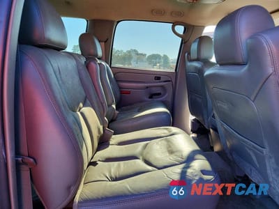 Zdjęcie 11 z 13 samochodu: 2004 CHEVROLET SUBURBAN C1500 VIN:3GNEC16Z44G118912 - miniatura