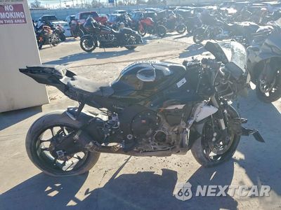 2024 YAMAHA YZFR1 JYARN66E1RA004642 - główne zdjęcie licytacji z USA - miniatura