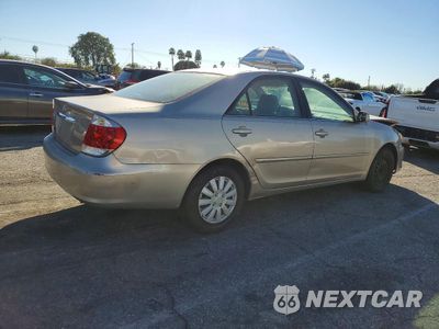 Trzecie zdjęcie samochodu z tyłu: 2005 TOYOTA CAMRY LE VIN:4T1BE32K15U101621 - miniatura