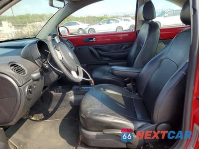 Zdjęcie 7 z 11 samochodu: 2010 VOLKSWAGEN NEW BEETLE VIN:3VWPG3AG8AM010827 - miniatura