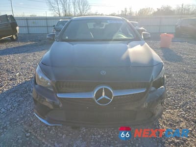 Piąte zdjęcie samochodu w środku: 2018 MERCEDES-BENZ CLA 250 4MATIC VIN:WDDSJ4GB4JN657480 - miniatura