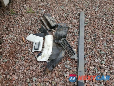 Zdjęcie 12 z 13 samochodu: 2021 ISUZU FTR BOX TRUCK VIN:54DK6S169MSG50315 - miniatura