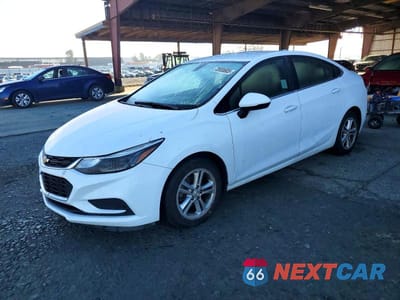 2018 CHEVROLET CRUZE LT 1G1BE5SM2J7107897 - główne zdjęcie licytacji z USA - miniatura