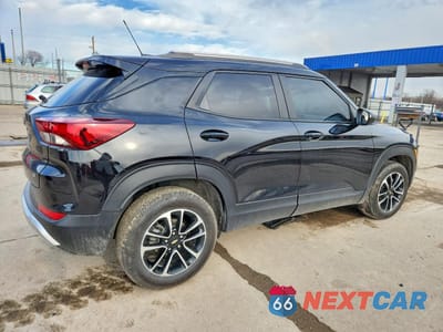 Trzecie zdjęcie samochodu z tyłu: 2024 CHEVROLET TRAILBLAZER LT VIN:KL79MPS28RB031207 - miniatura