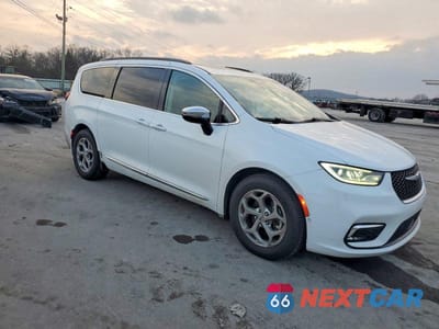 Czwarte zdjęcie samochodu z boku: 2023 CHRYSLER PACIFICA LIMITED VIN:2C4RC1GGXPR508001 - miniatura