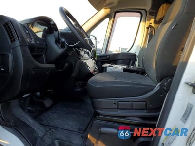 Zdjęcie 7 z 14 samochodu: 2017 RAM PROMASTER 3500 AMBULANCE VIN:3C6URVHG8HE507938 - miniatura