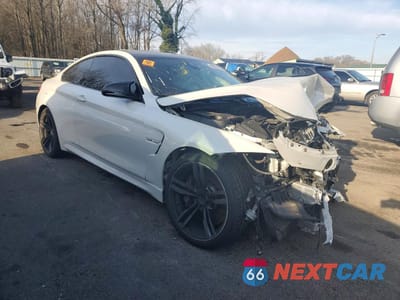 Czwarte zdjęcie samochodu z boku: 2016 BMW M4 VIN:WBS3R9C57GK708817 - miniatura